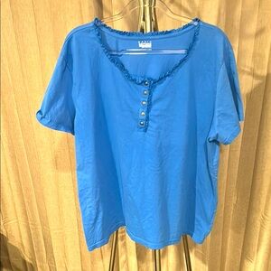 Basic Editions Blue Casual shirt.